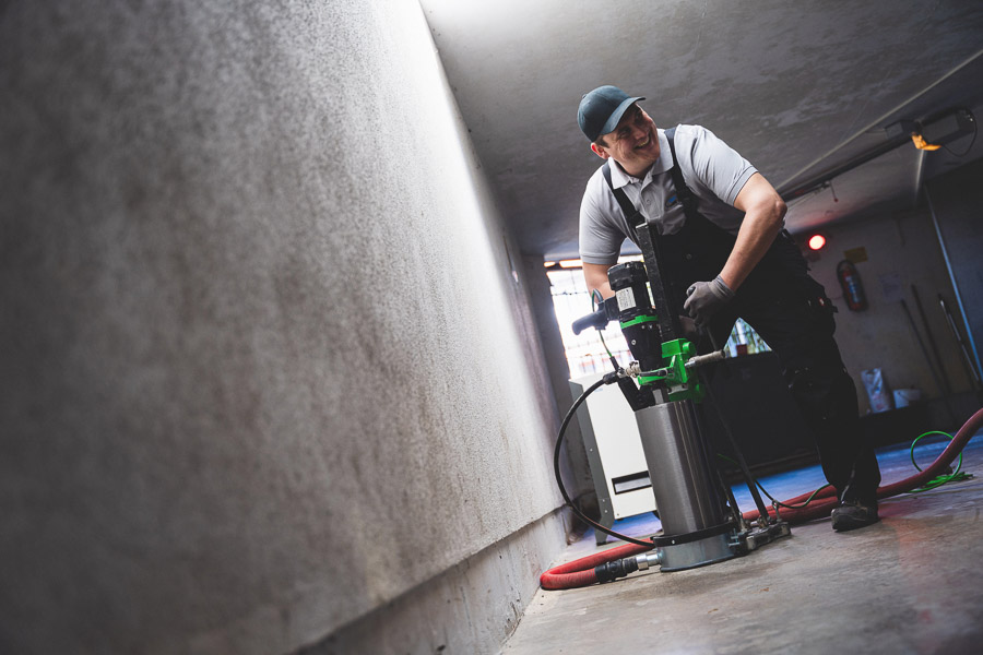 Erfahren Sie mehr über Service Sälzle, Ihr zuverlässiger Partner für Fräsen von Fußbodenheizungen, Verlegeservice von Flächenheizungen, Lüftungsbau und Kernbohrungen. Wir bieten einen perfekten Service in Senden, Vöhringen, Weißenhorn, Neu-Ulm und Ulm. Kontaktieren Sie uns für erfolgreiche Projekte!