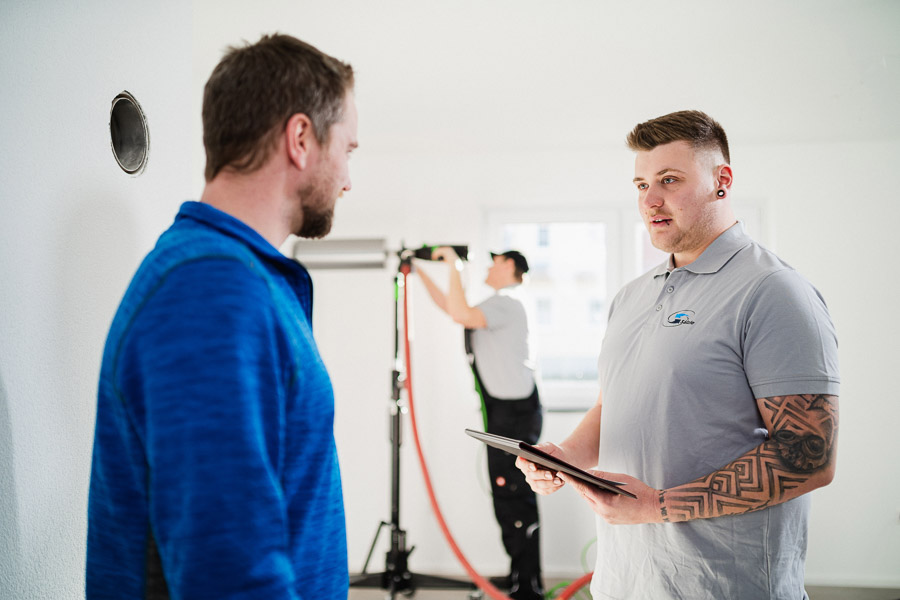 Erfahren Sie mehr über Service Sälzle, Ihr zuverlässiger Partner für Fräsen von Fußbodenheizungen, Verlegeservice von Flächenheizungen, Lüftungsbau und Kernbohrungen. Wir bieten einen perfekten Service in Senden, Vöhringen, Weißenhorn, Neu-Ulm und Ulm. Kontaktieren Sie uns für erfolgreiche Projekte!