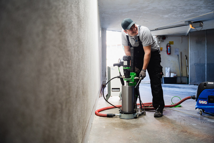 Bei Wasserschäden und Schimmelbildung sind wir von Service Sälzle in Senden Ihr zuverlässiger Partner. Wir bieten schnelle und unkomplizierte Hilfe bei Leckageortung, Rohrreparatur und Raumtrocknung sowie fachgerechte Schimmelbehandlung. Vertrauen Sie auf unsere Expertise und modernste Technik für eine schnelle und effiziente Lösung Ihres Schadens in Senden, Neu-Ulm, Ulm und Weißenhorn